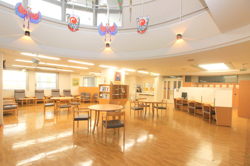 病院内：憩いの広場