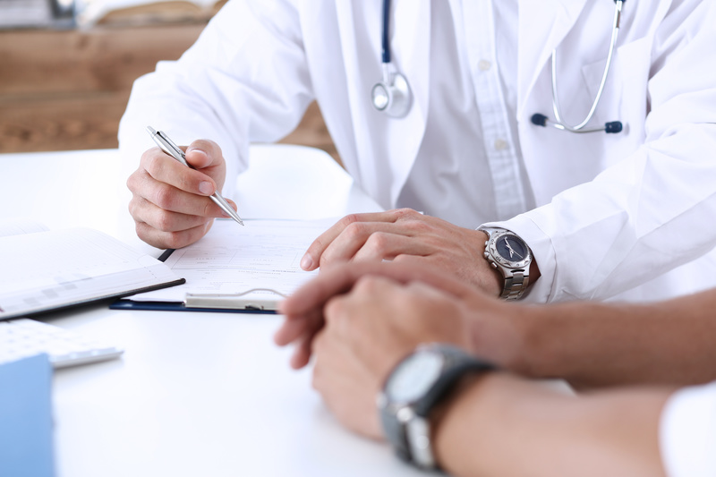 主治医と診察を受けている患者さん