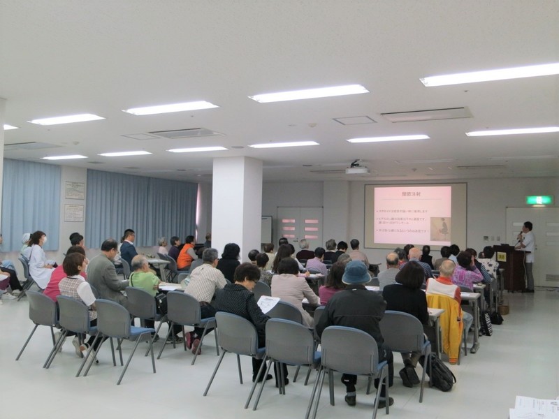 健康講座を聴く地域の皆さん