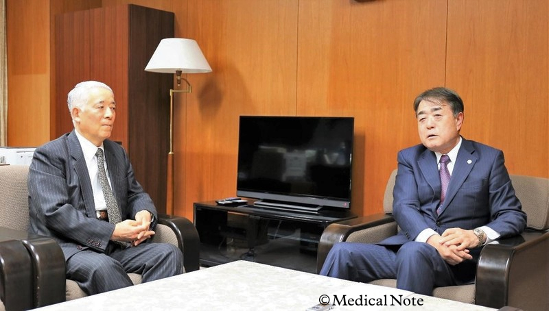 左：副会長 山崎具基先生、右：会長 水野恭一先生