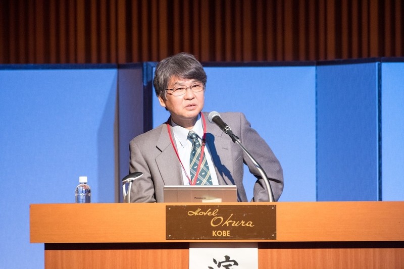 発表を行う廣川満良先生