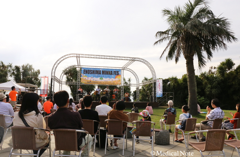 各組のミニライブ後は客席から温かい拍手が起こり、終始和やかな雰囲気