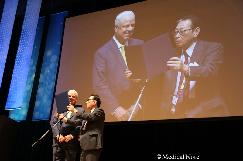 大会長・司会の吉田和弘先生より謝辞