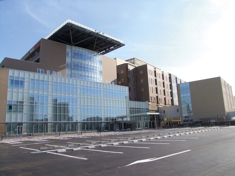 海南病院の外観