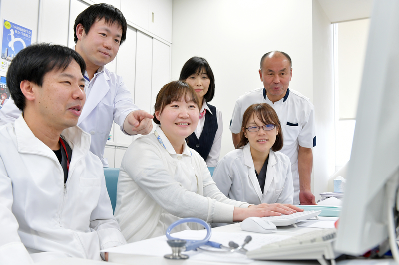 海南病院のスタッフたち