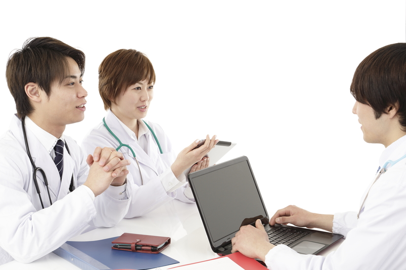 会話する医師たち