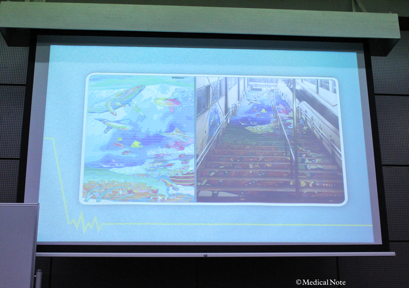 金沢八景駅の階段に描かれたトリックアート