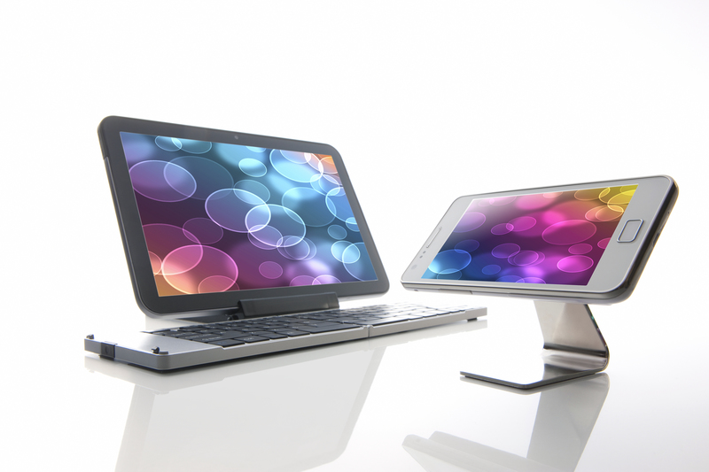 パソコン　スマホの画像