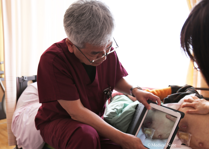 タブレットで撮影している様子