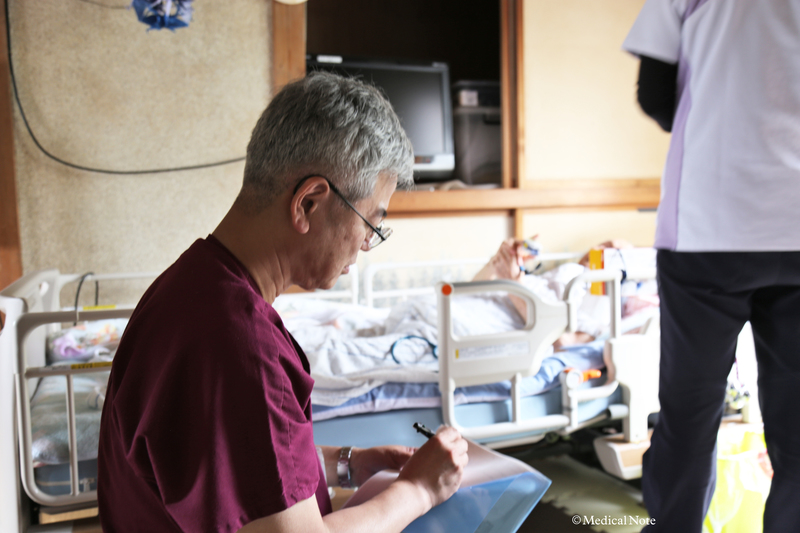 患者さんの様子を記録している写真