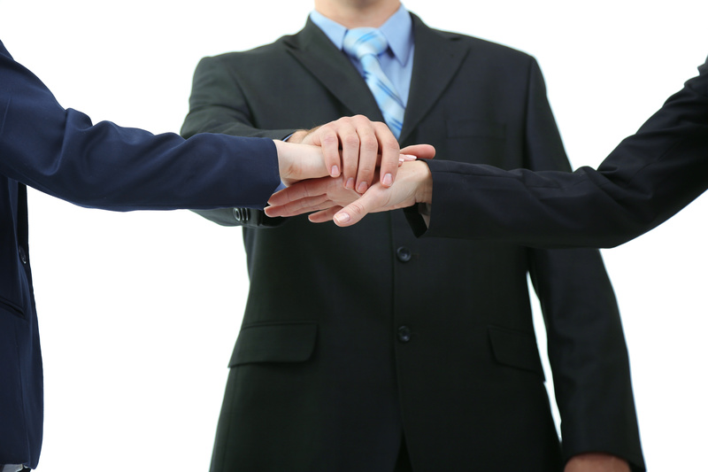 人と人の手を繋がせる人