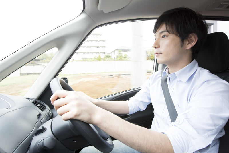 普通の生活を送る成人