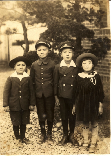 鍾路小学校在学中の高久史麿先生