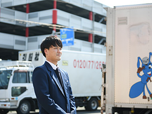 お引越の管理とお見積り／見積用スーツ貸与あり／月10日休【エージェントサービス求人】