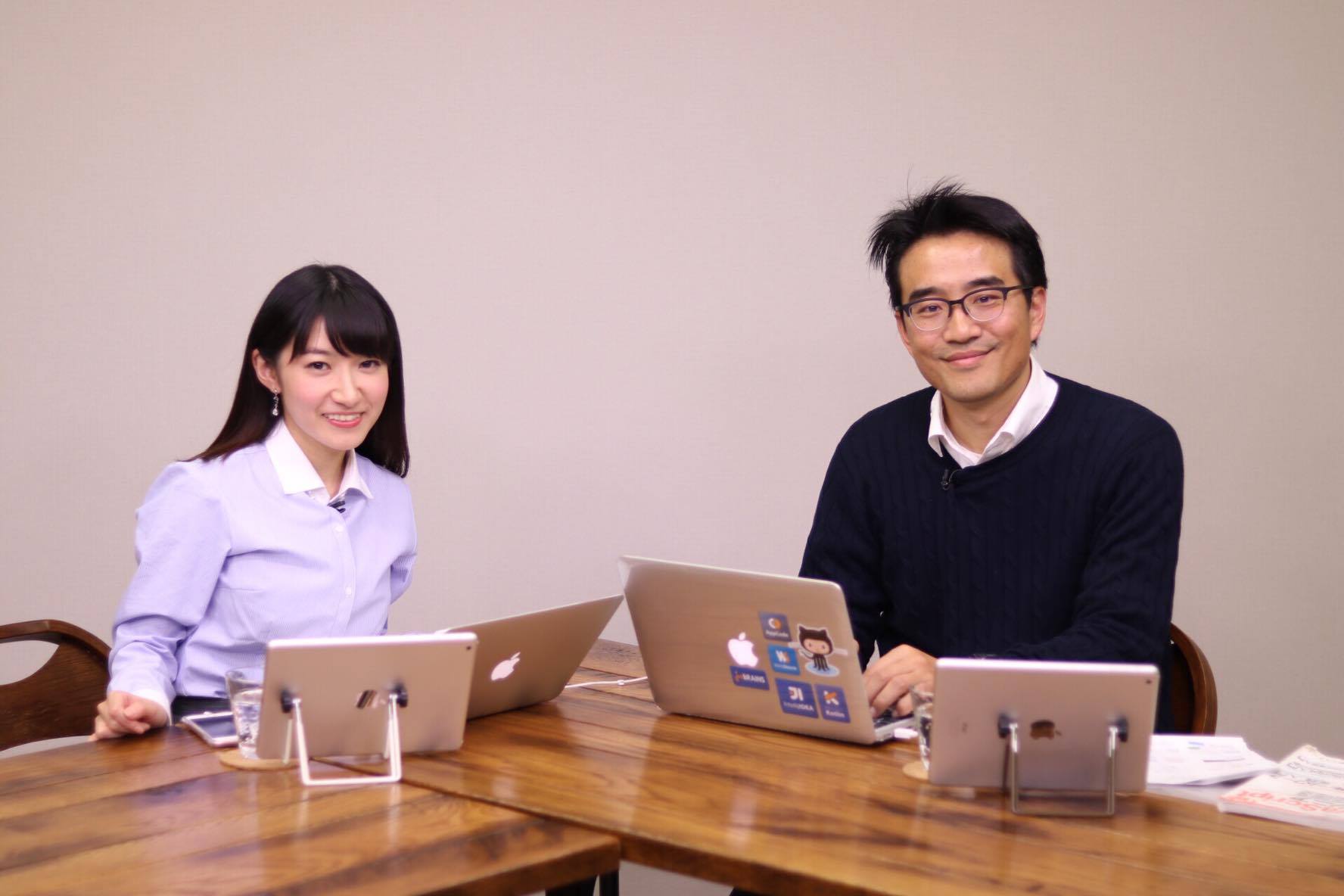 写真左 学生代表 田原 彩香様 写真右 弊社講師 王子 東