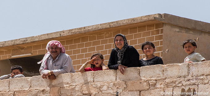 写真:シリアで支援を必要とするフセインとファティマの一家