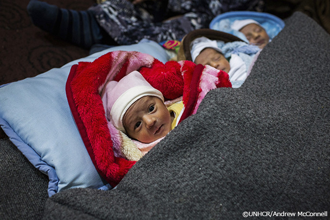写真:レバノンに住むシリア難民の夫婦のもとに誕生した三つ子の赤ちゃん