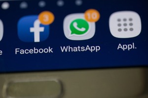 Facebookからログアウトする方法 強制ログアウトも解説 スマホ パソコン スマホアプリやiphone Androidスマホ などの各種デバイスの使い方 最新情報を紹介するメディアです