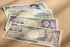 香典のお札の向きは お金の正しい入れ方や中袋なしの場合も解説 カードローン審査相談所