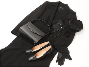 葬式での女性の服装でスーツはng 喪服のマナーをチェック カードローン審査相談所