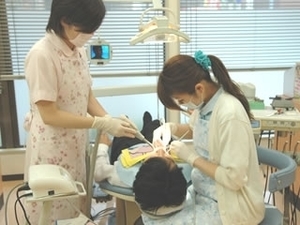 歯科助手は資格が必要 歯科衛生士との違いや勉強方法まとめ カードローン審査相談所