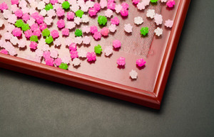 弄る の意味と使い方を解説 漢字の読み方 類語も例文で紹介 カードローン審査相談所