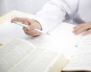 脱帽 の正しい意味とは 目上の人への使い方と言い換え表現を紹介 カードローン審査相談所