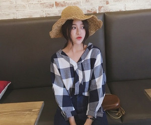 レディース チェックシャツコーデ21選 季節ごとの着こなし術も 女性のライフスタイルに関する情報メディア