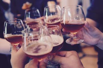 既婚者同士の飲み会に参加する目的って 実際に参加した人の口コミも 女性のライフスタイルに関する情報メディア