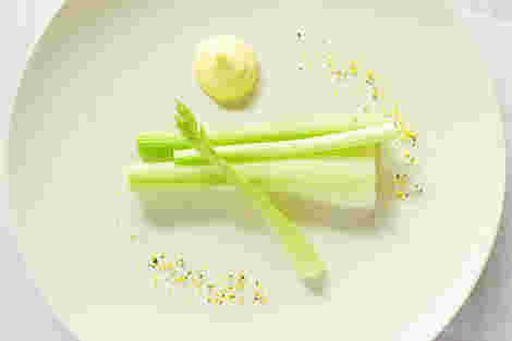 セロリは栄養 効能がすごい 健康に良い効果的な食べ方と注意点を紹介 お食事ウェブマガジン グルメノート