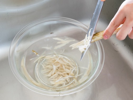ごぼうのささがきの基本のやり方を解説!簡単な方法と保存のコツも! | お食事ウェブマガジン「グルメノート」