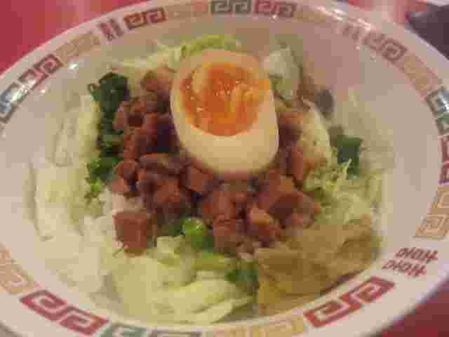 人気の魯肉飯