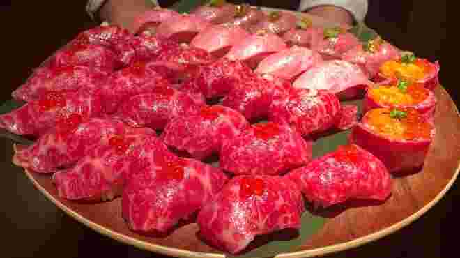 大量の肉寿司