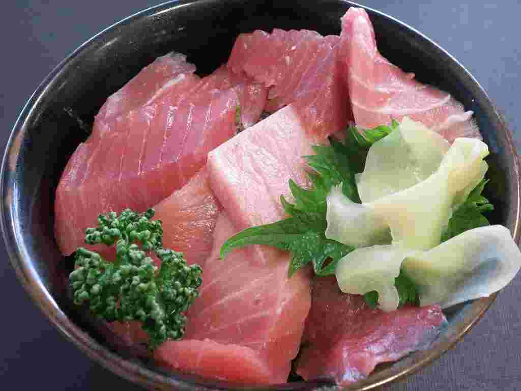 水産食堂のまぐろ丼