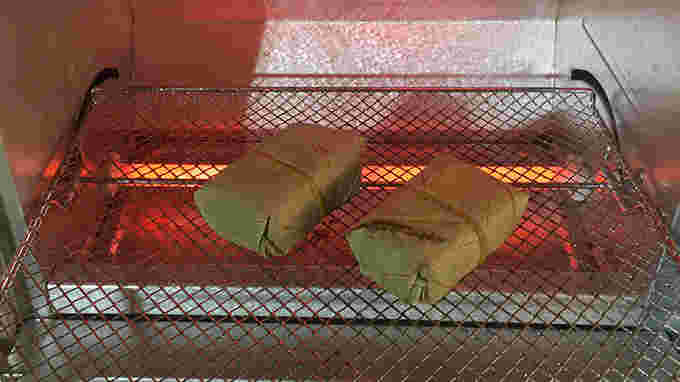 オーブントースターで焼く柿の葉寿司