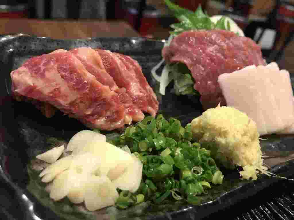 298三宮店の馬肉メニュー
