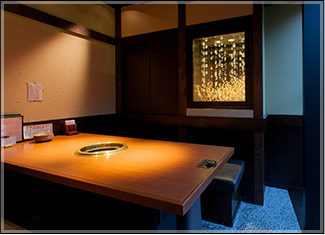 仔牛屋のテーブル席