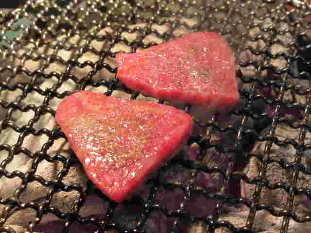 網の上で焼けるいちぼ