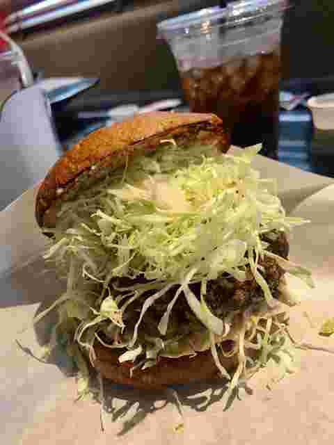 メンチカツバーガー