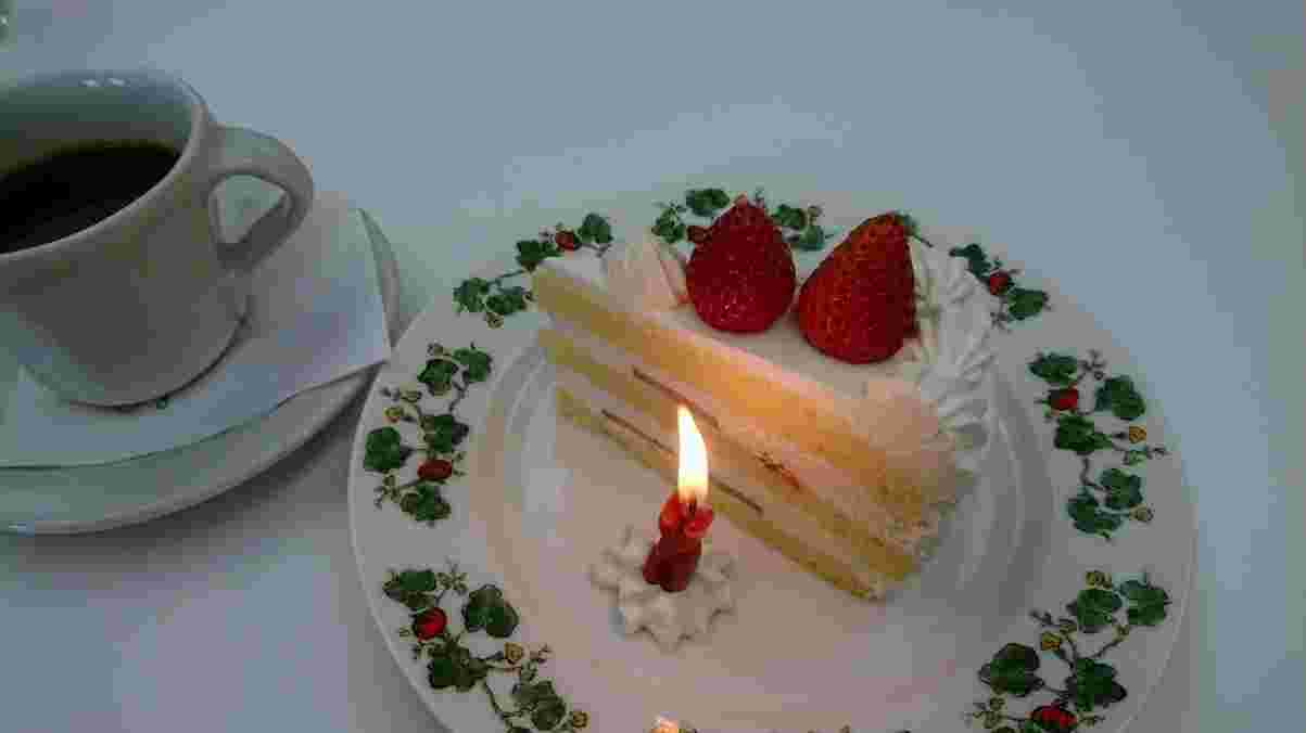 誕生日ケーキとろうそく