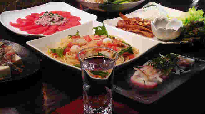 「ダイニング・器」料理