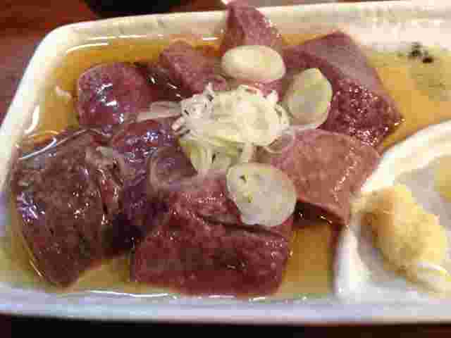 「もつ焼きばん」レバ刺し
