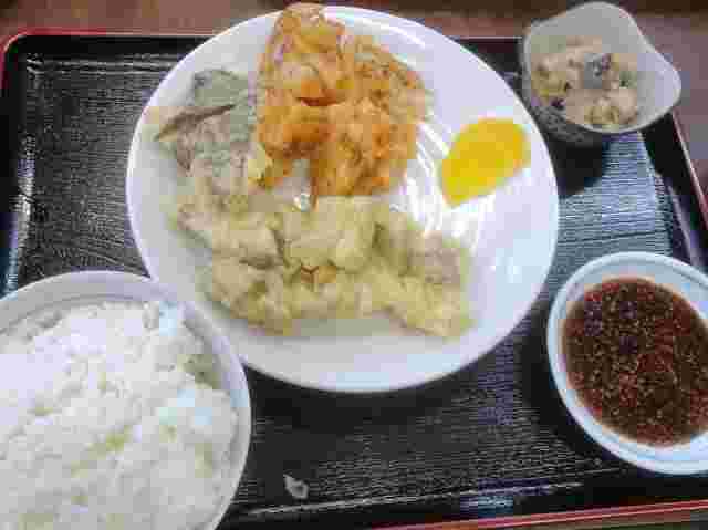 みなと食堂のホルモン天ぷら定食