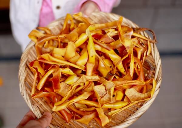 柿のいろんな食べ方まとめ!皮は剥くべき?人気の絶品レシピも! | お食事ウェブマガジン「グルメノート」