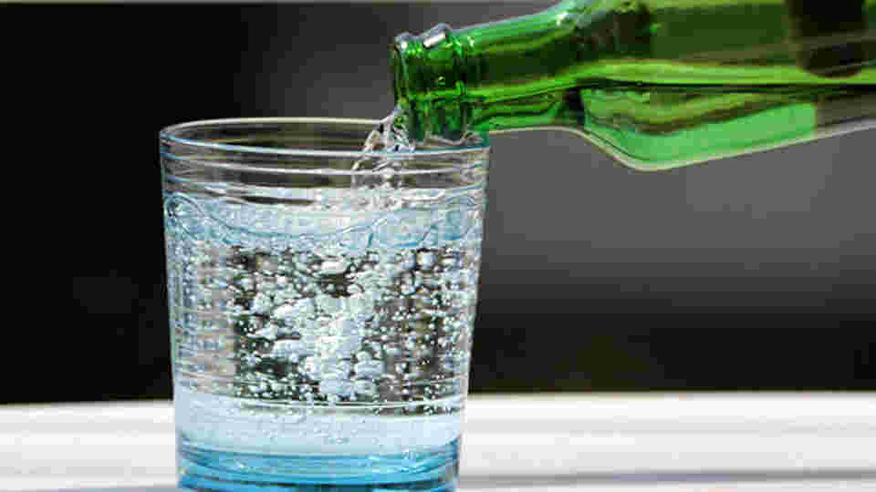 炭酸水の画像