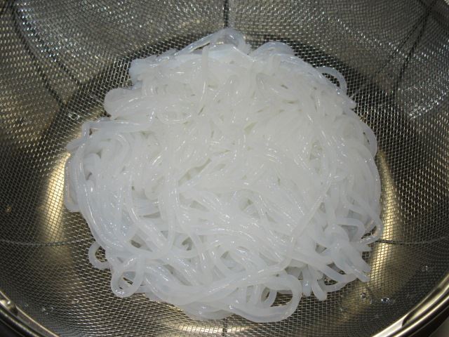 しらたきと糸こんにゃくの違いとは?カロリーが低くてダイエット効果も? | お食事ウェブマガジン「グルメノート」