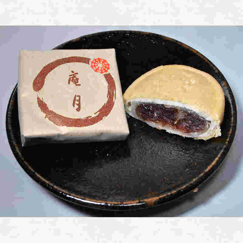 庵月堂の庵月最中