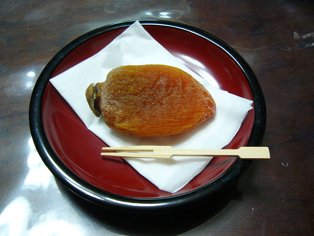 干し柿の作り方を簡単にするコツ!吊るす時期からカビない保存方法まで お食事ウェブマガジン「グルメノート」 干し柿の作り方を簡単にするコツ!吊るす時期からカビない保存方法まで お食事ウェブマガジン「グルメノート」