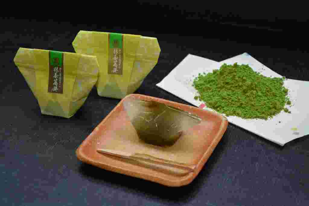 山本園 の「抹茶葛餅」