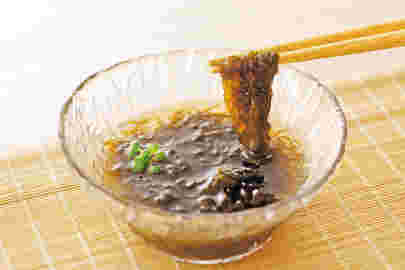 めかぶともずくの違いまとめ 栄養や食感 味 ヌメリなど比較 お食事ウェブマガジン グルメノート